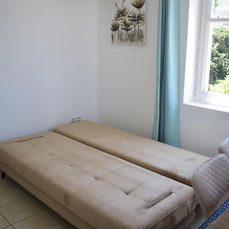 Lovely View Apartment *